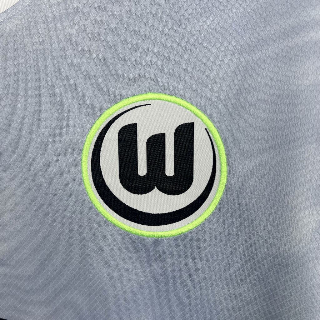 VfL Wolfsburg 2025-2026 Bortatröja