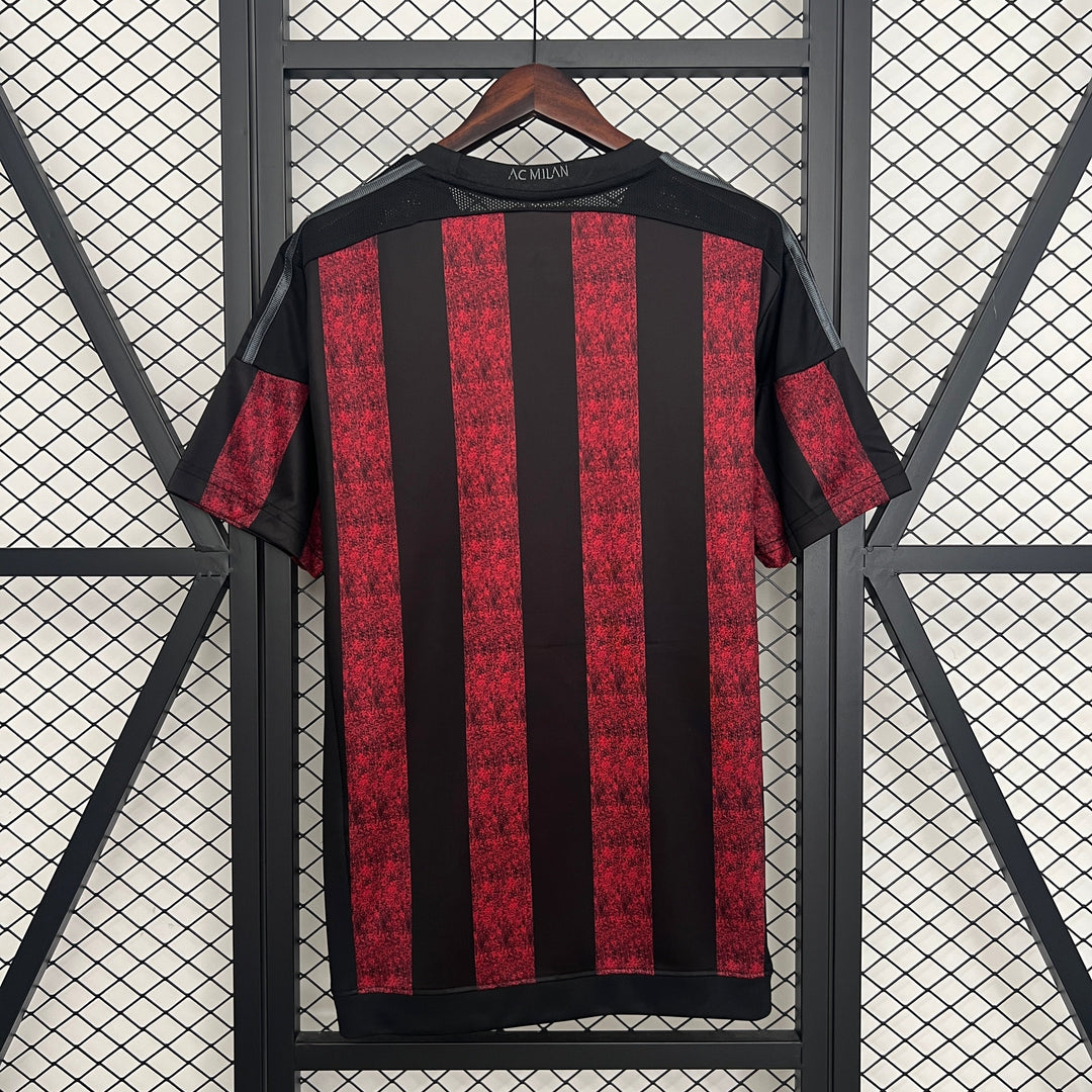 AC Milan 2015–2016 Hemmatröja